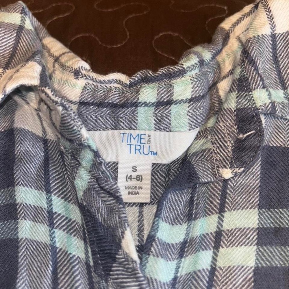 button up - Picture 2 of 2